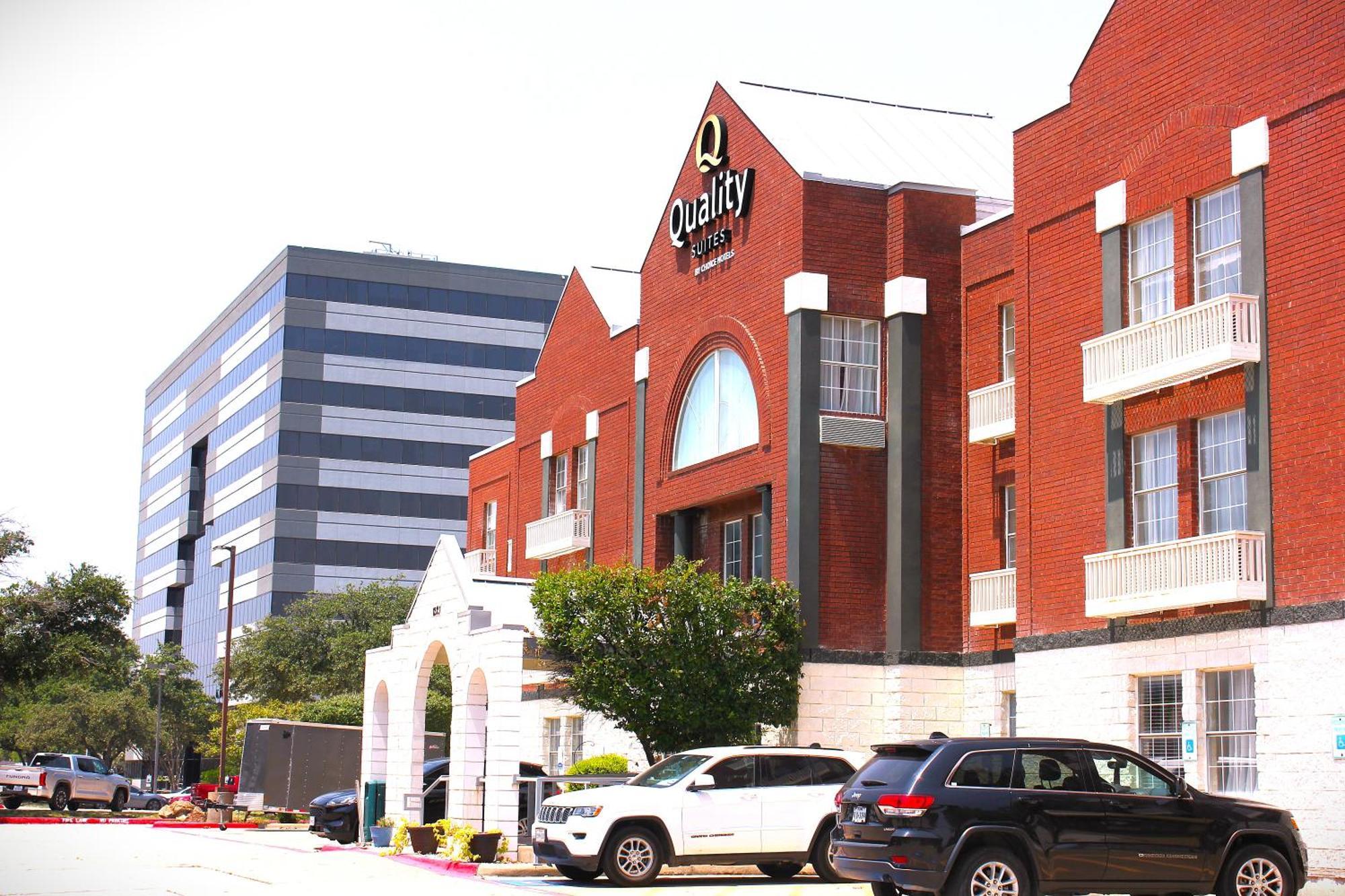 Quality Suites Irving-Las Colinas Экстерьер фото