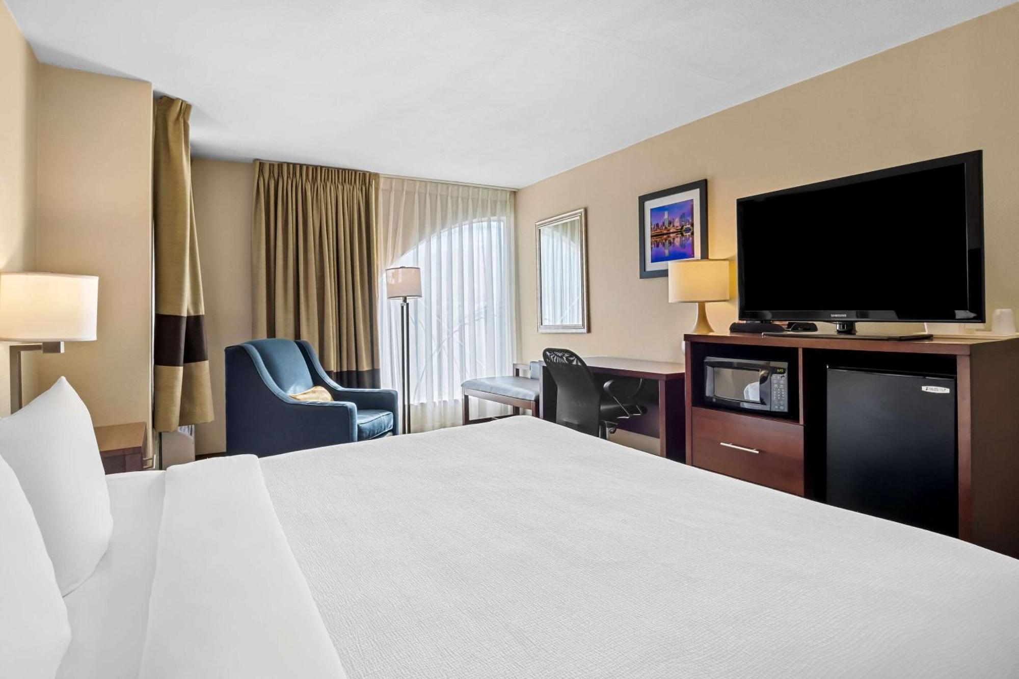 Quality Suites Irving-Las Colinas Экстерьер фото
