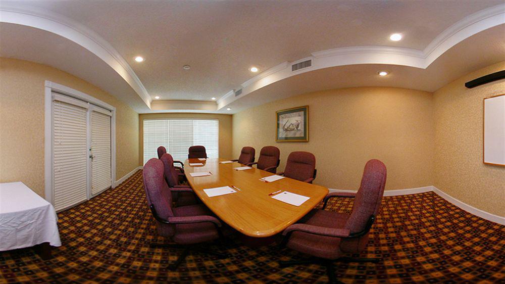 Quality Suites Irving-Las Colinas Экстерьер фото